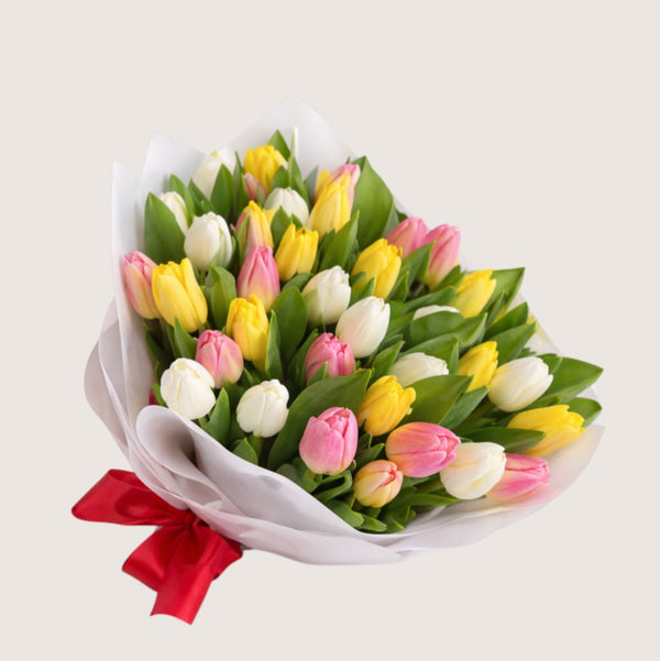 Grand Tulip Bouquet-011