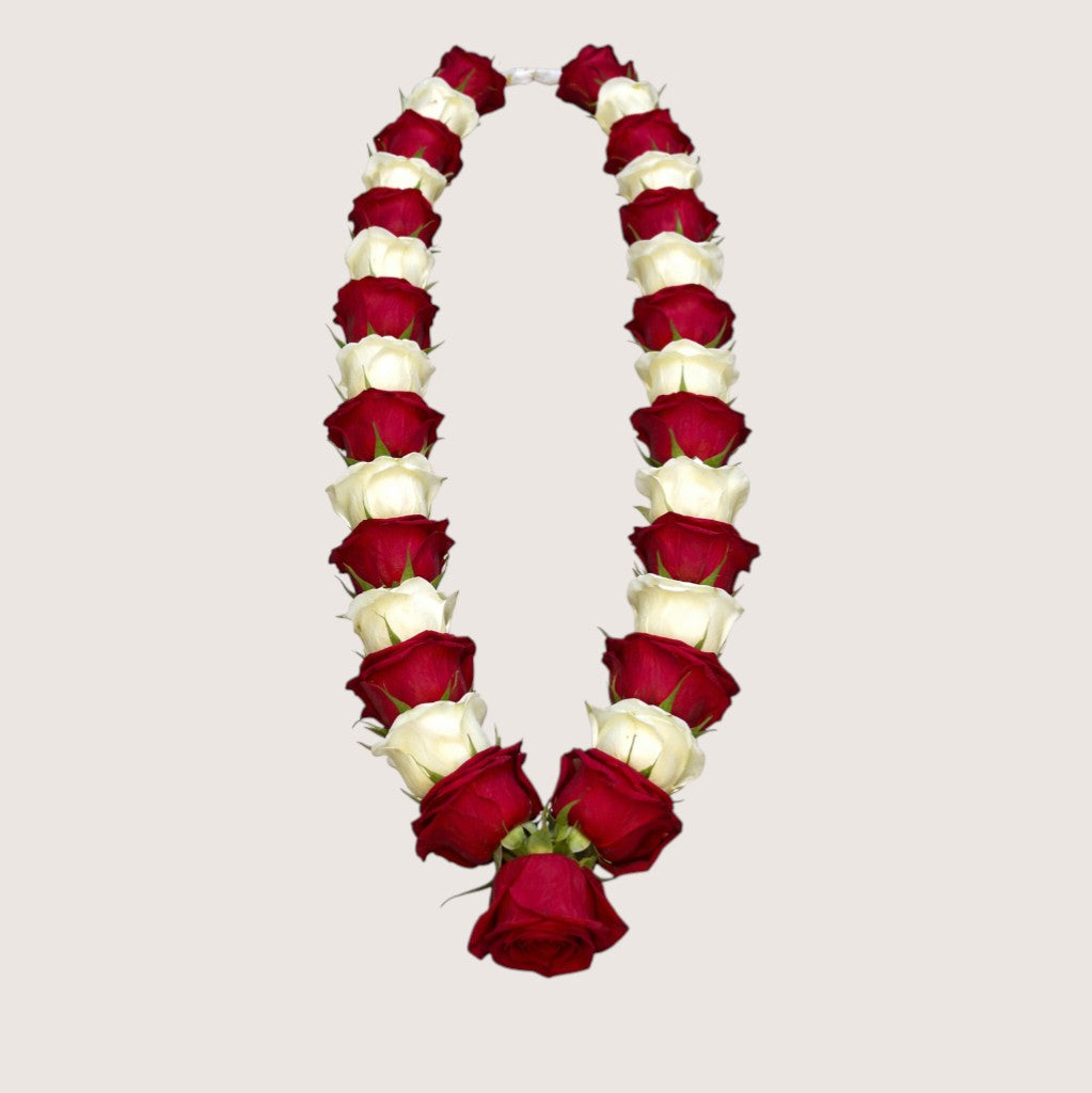 Red Rose Wreath For Neck 1