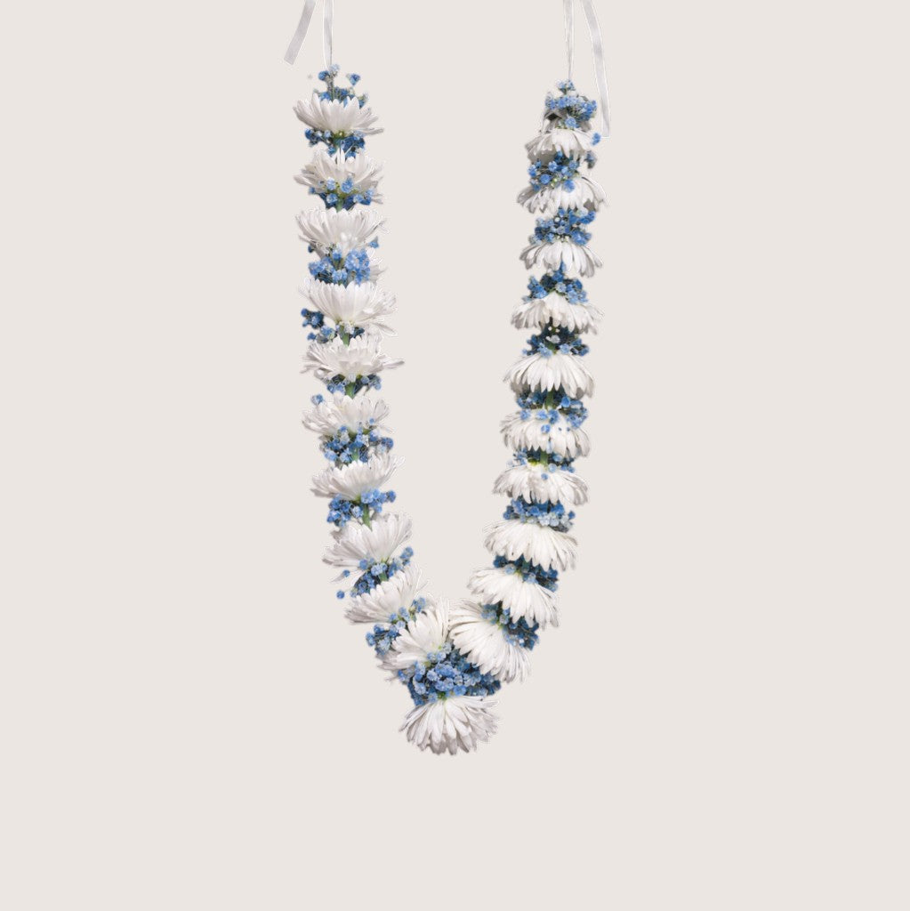 Tog Garland White Blue